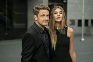 Mit wem ist Holger Stockhaus verheiratet